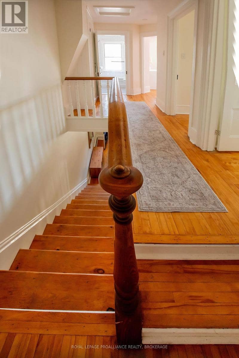 300 Sydenham Street — photo 18 of 35