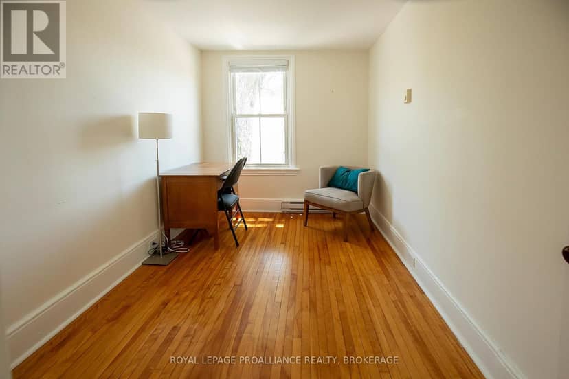 300 Sydenham Street — photo 25 of 35
