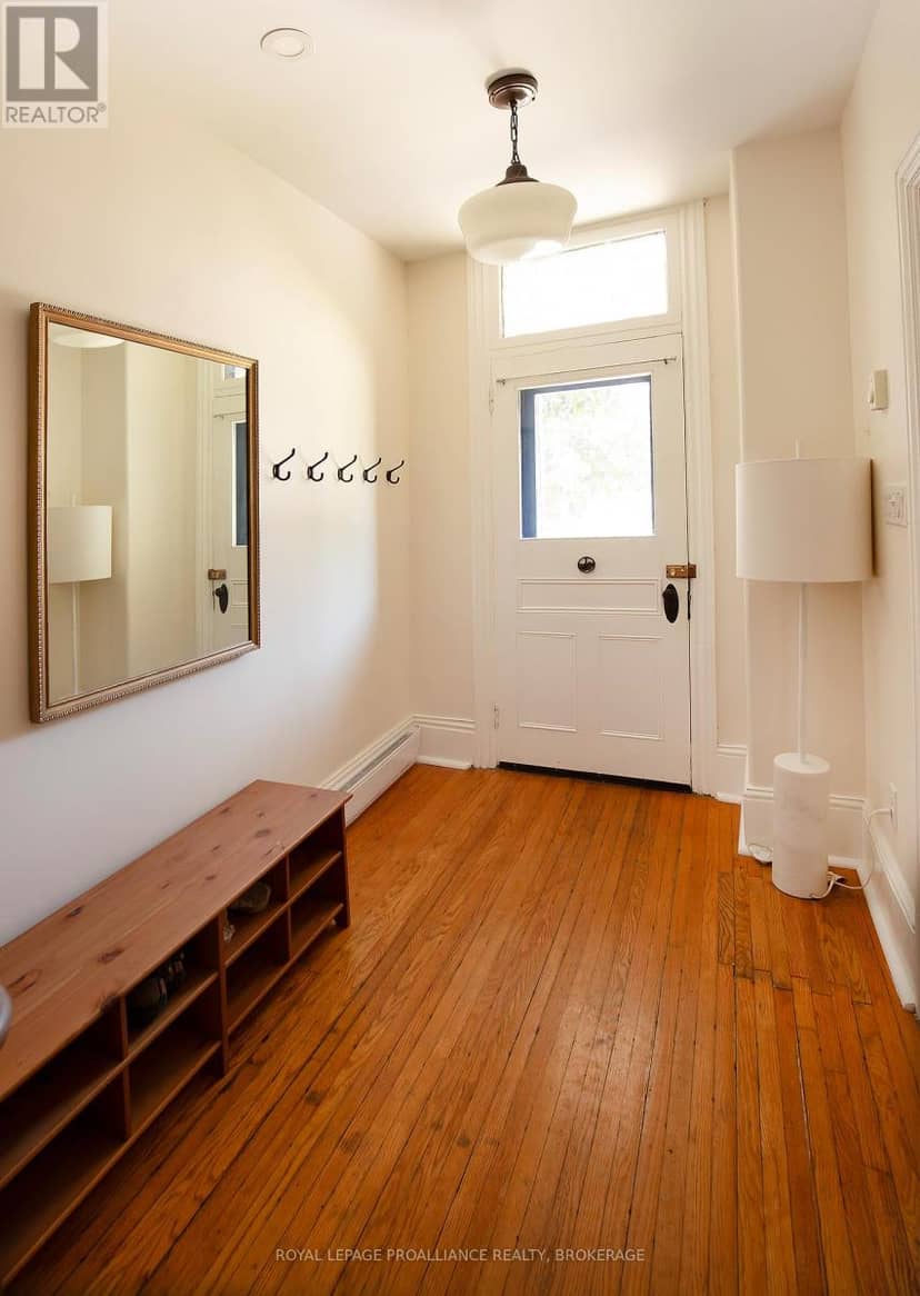 300 Sydenham Street — photo 3 of 35