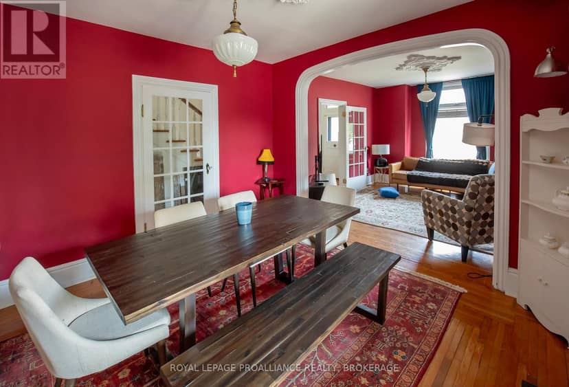 300 Sydenham Street — photo 8 of 35