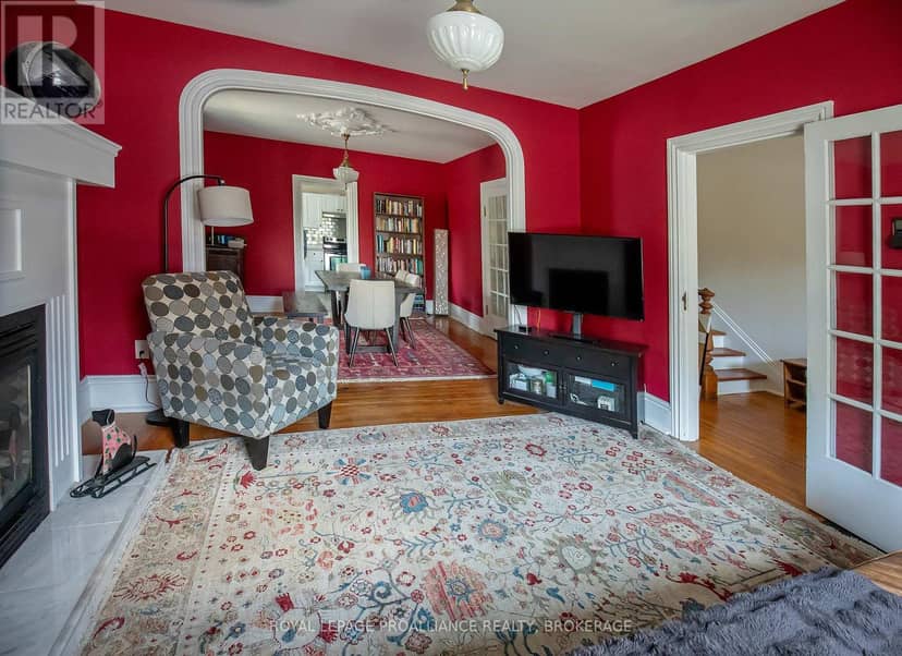 300 Sydenham Street — photo 9 of 35