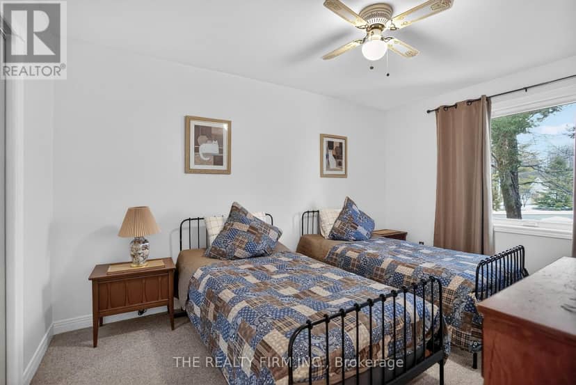 4084 Bluepoint Drive — photo 12 of 40