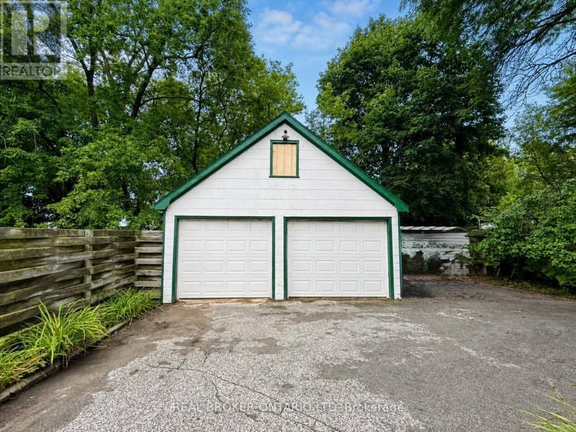 153 Hale Street — photo 4 of 28