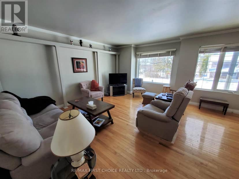 100 Queen Street — photo 10 of 40