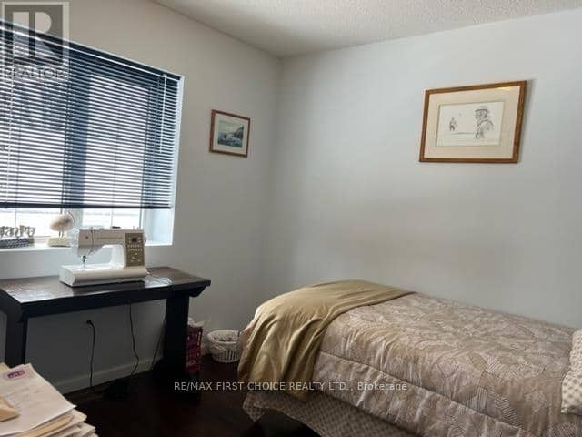 100 Queen Street — photo 20 of 40