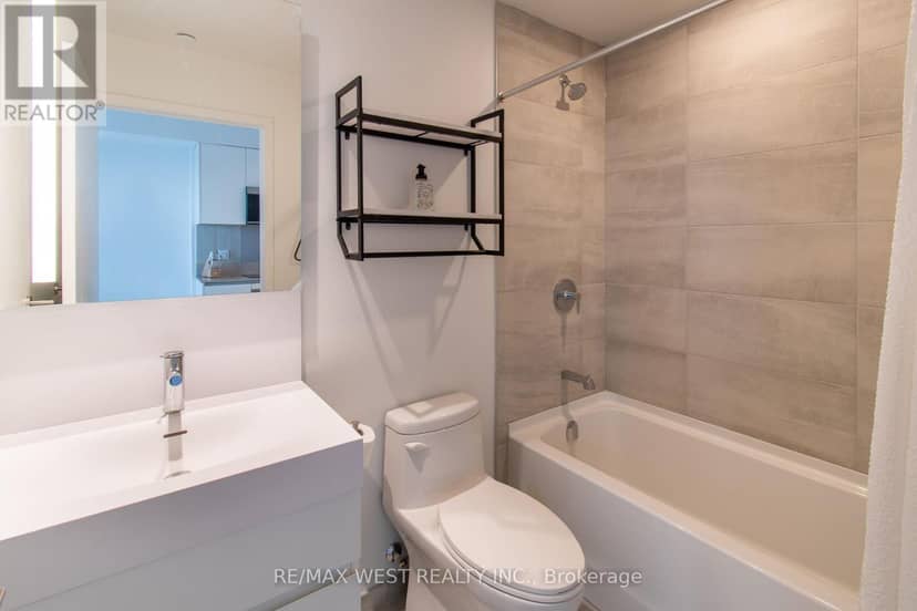 1210 - 39 Mary Street — photo 6 of 21