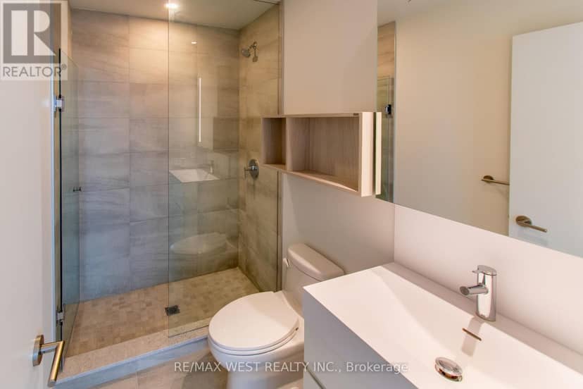 1210 - 39 Mary Street — photo 8 of 21