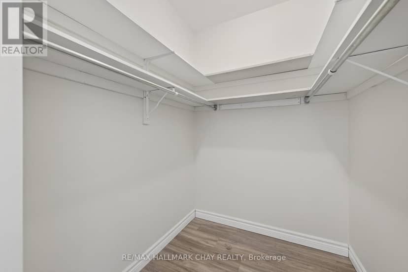 11 - 275 Huron Street — photo 20 of 26
