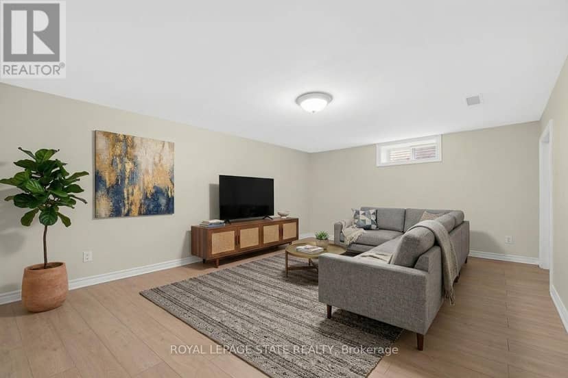 221 Grand River Avenue — photo 17 of 36