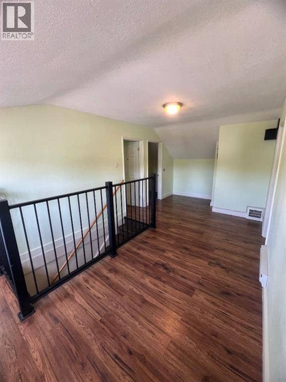 712 9 Avenue S — photo 20 of 26