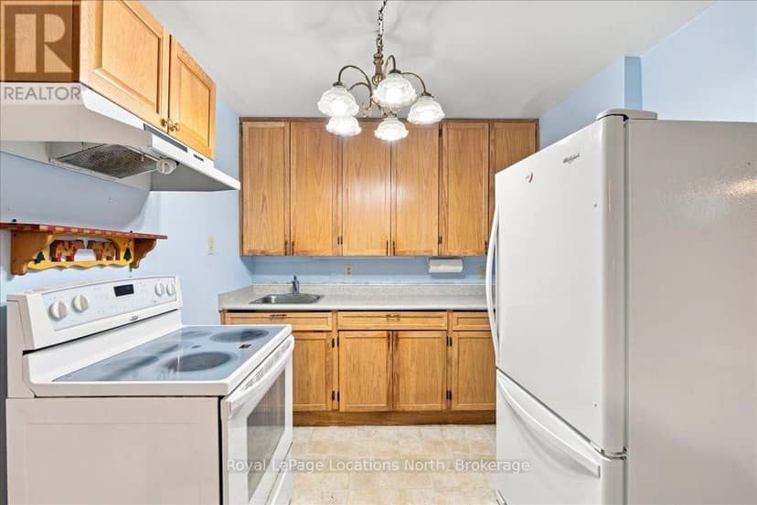 6 Royal Beech Drive — photo 21 of 38