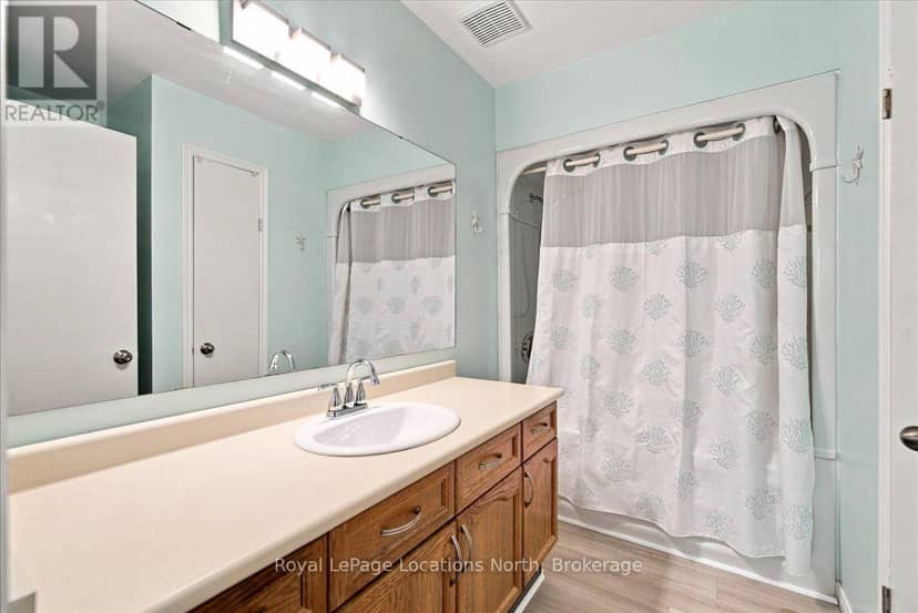 6 Royal Beech Drive — photo 18 of 38
