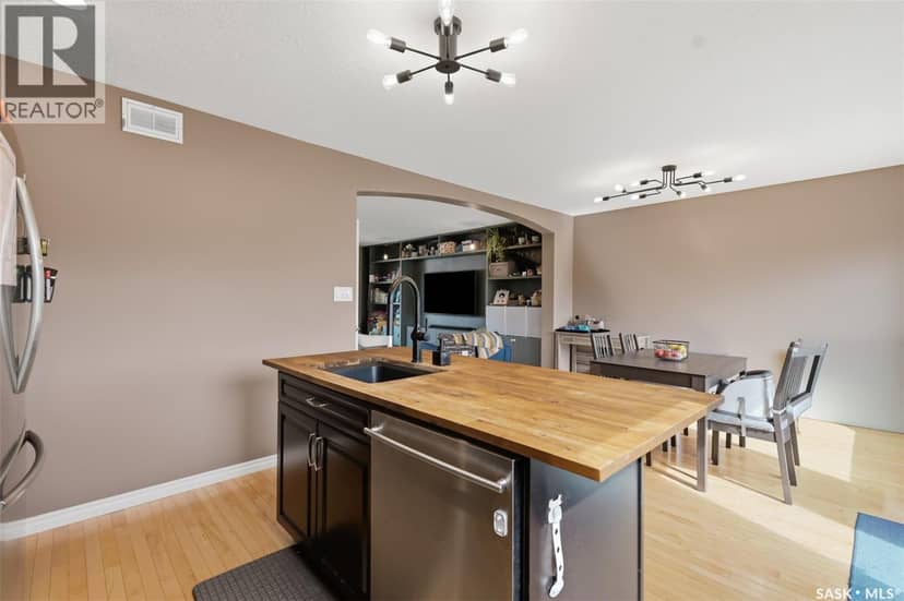518 Klassen CRESCENT — photo 13 of 40