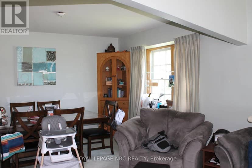 19 Lakeshore Road — photo 6 of 10