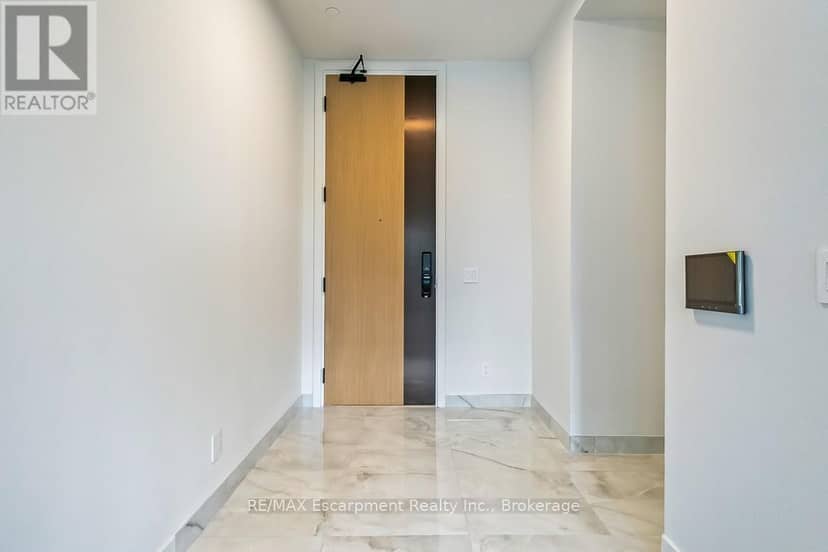 201 - 123 Maurice Drive — photo 19 of 32