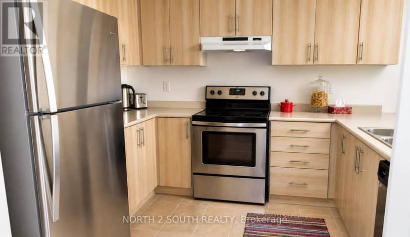 15 Gower Drive, Aurora, photo 2