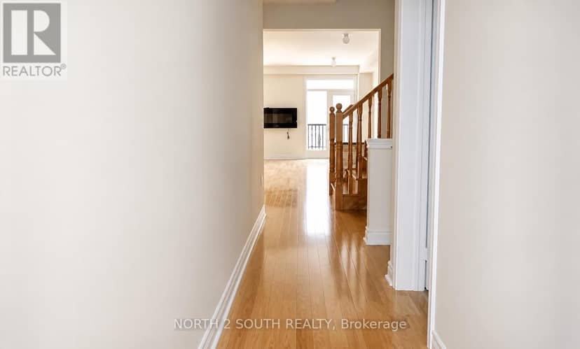 15 Gower Drive, Aurora, photo 5