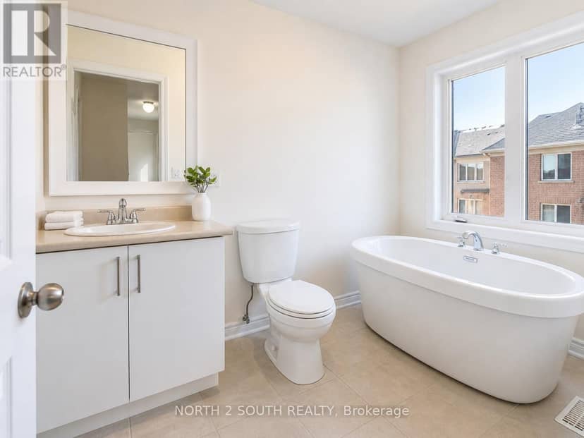 15 Gower Drive, Aurora, photo 7