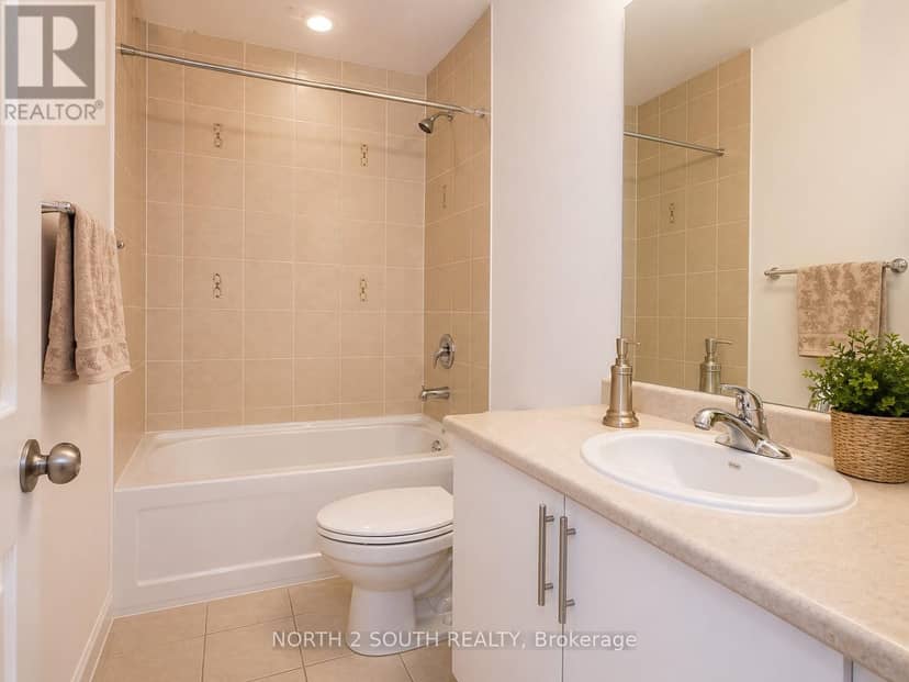 15 Gower Drive, Aurora, photo 8