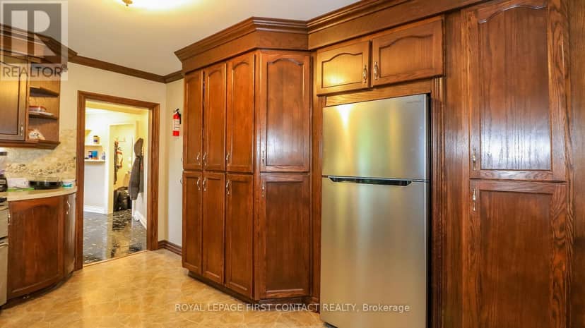 523 Lake Drive E — photo 16 of 39
