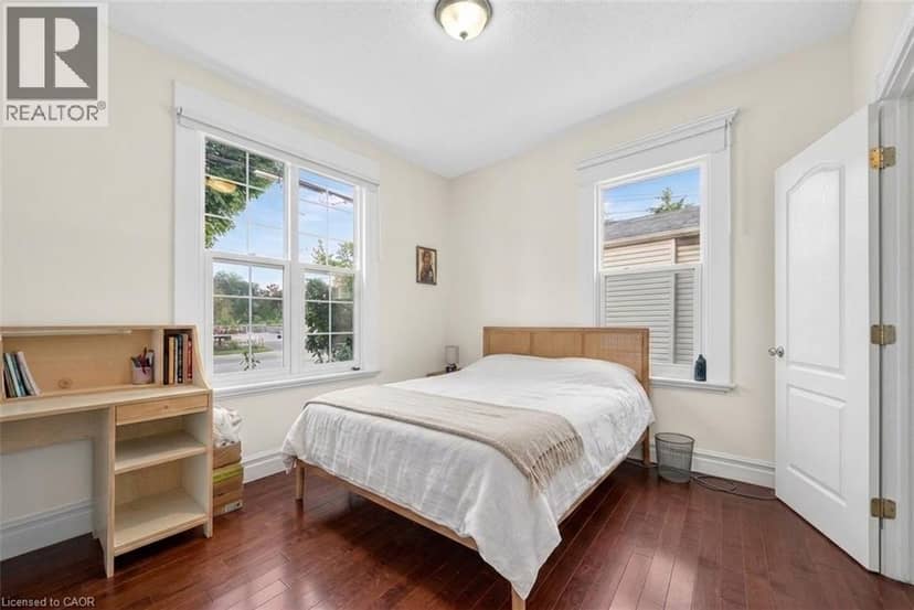 221 GRAND RIVER Avenue — photo 10 of 33