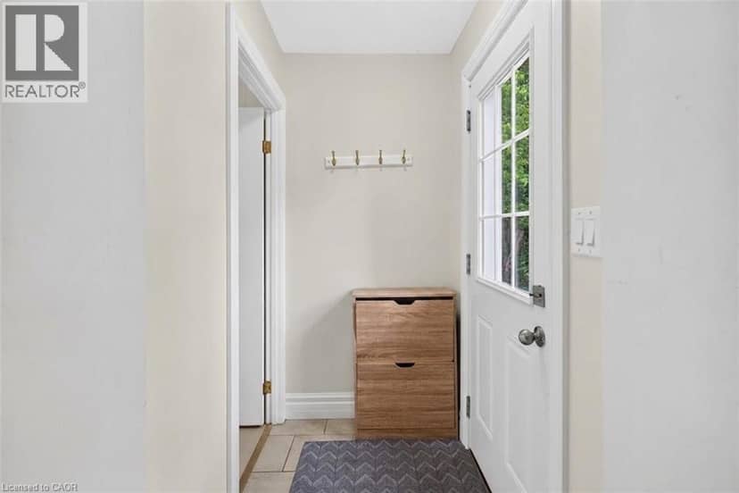 221 GRAND RIVER Avenue — photo 11 of 33