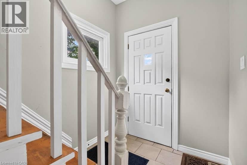 221 GRAND RIVER Avenue, Brantford, photo 3