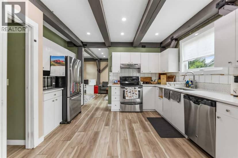 39 Chinook Crescent — photo 11 of 30