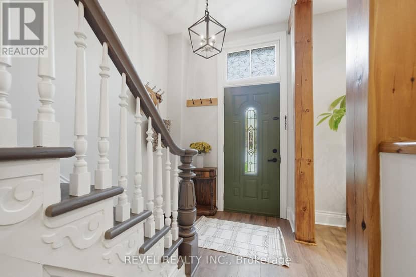 52 Cambridge Street N — photo 2 of 40