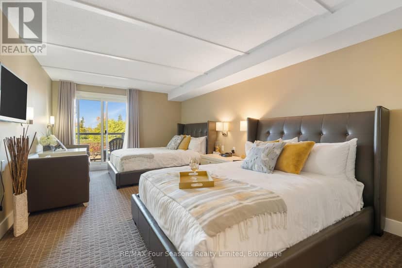 6210/6212 - 9 Harbour Street E — photo 14 of 29