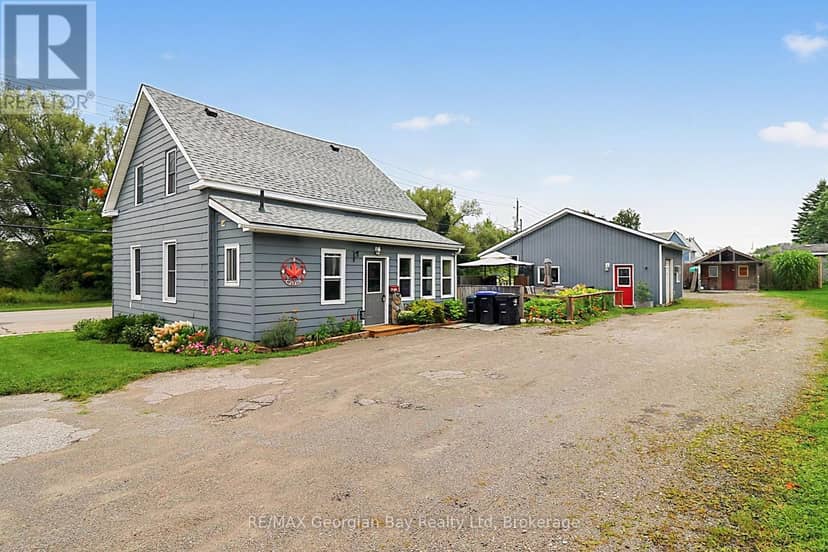 154 Robert Street W — photo 1 of 40
