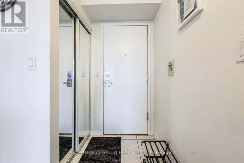 2623 - 68 Corporate Drive — photo 7 of 31
