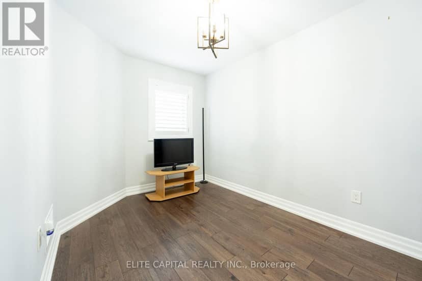 405 King Street E — photo 12 of 17