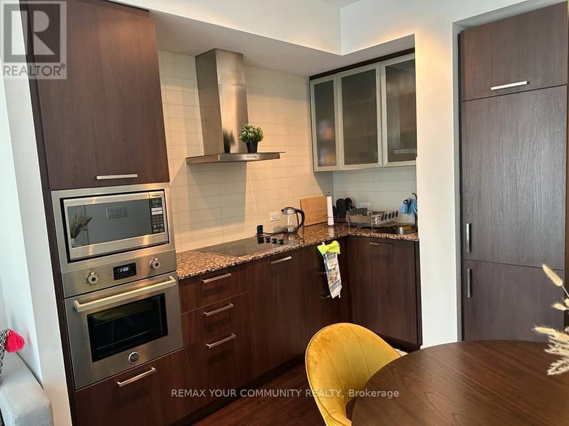 1709 - 14 York Street — photo 7 of 18