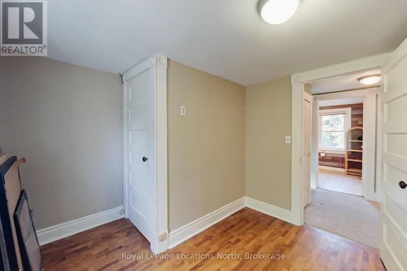 27 Edwin Street E — photo 15 of 33