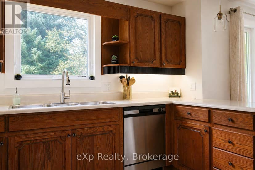 271 River Road — photo 13 of 40