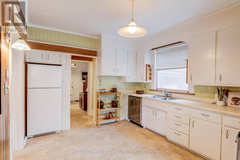 22 Peel Avenue — photo 10 of 35