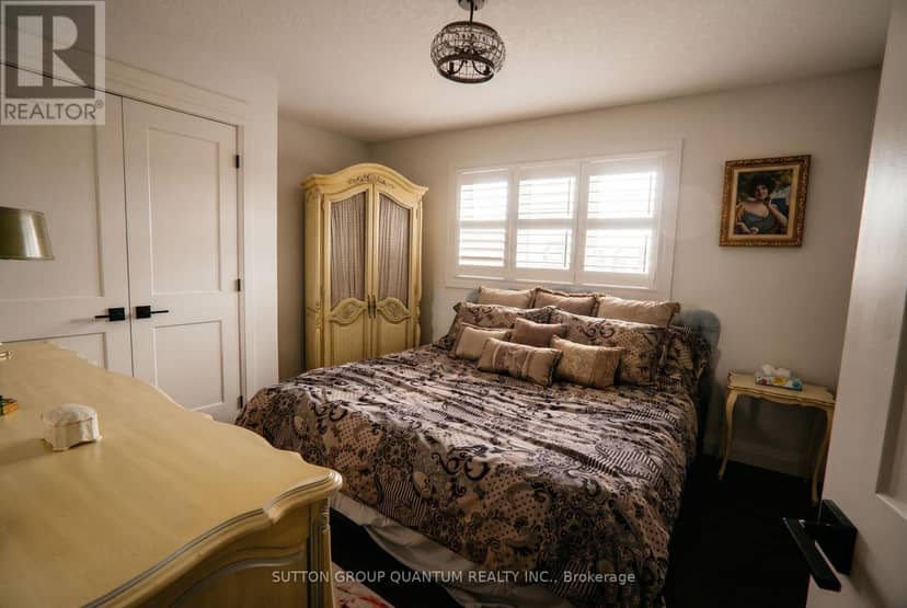 104 Thames Springs Crescent — photo 19 of 26