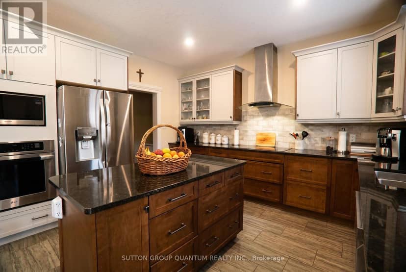 104 Thames Springs Crescent — photo 8 of 26