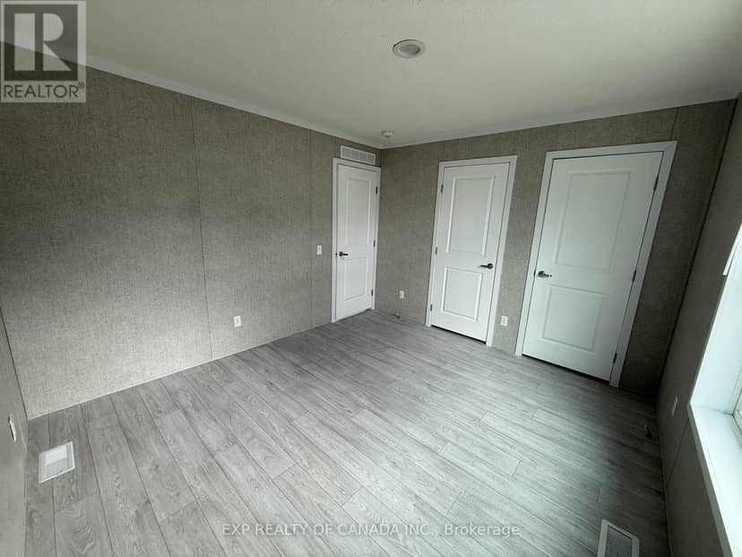 268 Evelyn Crescent — photo 15 of 18