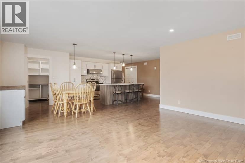 18 Louis-Bourg Road — photo 32 of 40