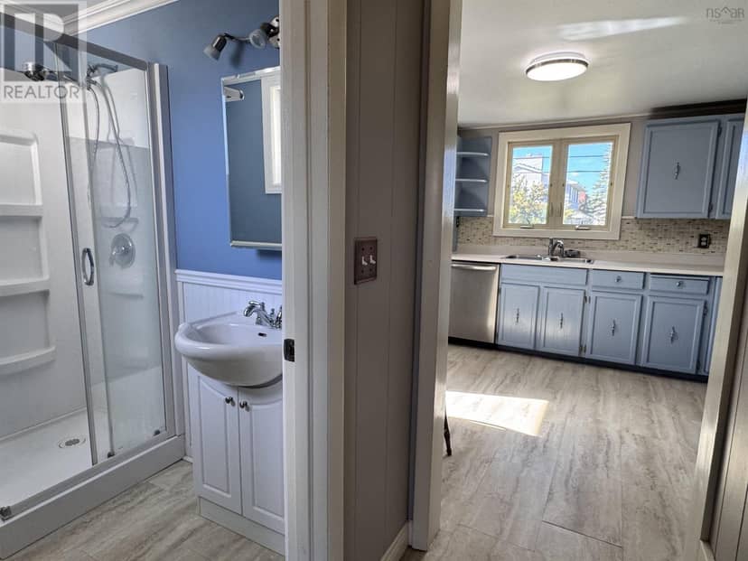 325 Reserve Street — photo 6 of 40