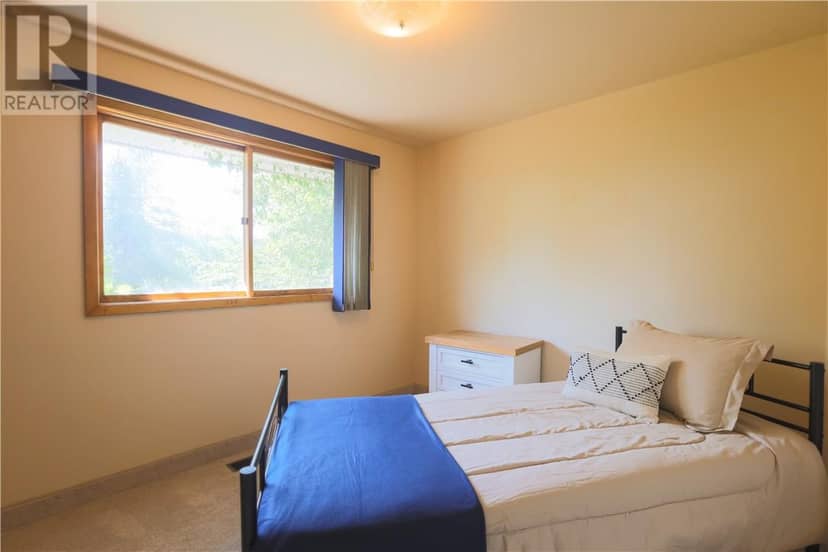 1295 Gemmell Street — photo 11 of 23