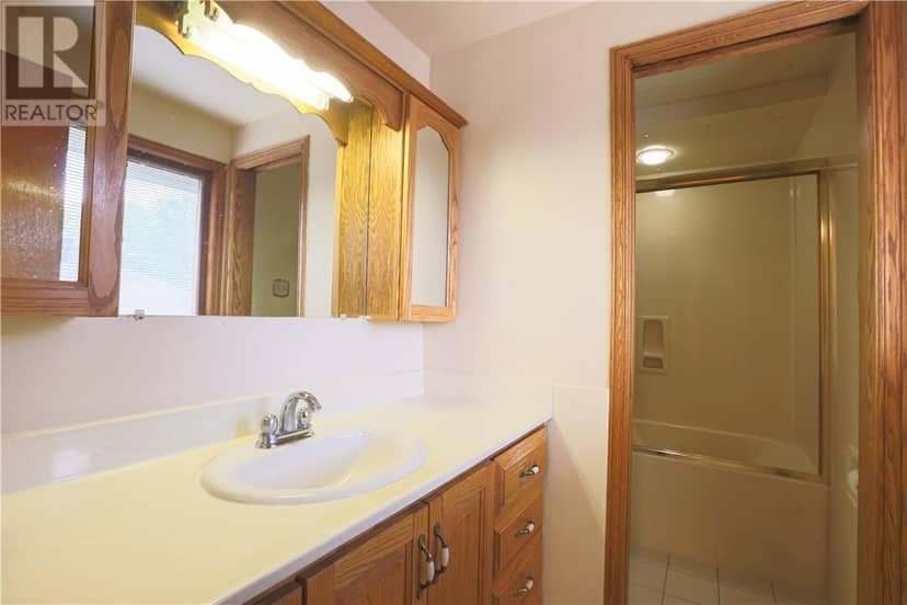 1295 Gemmell Street — photo 8 of 23