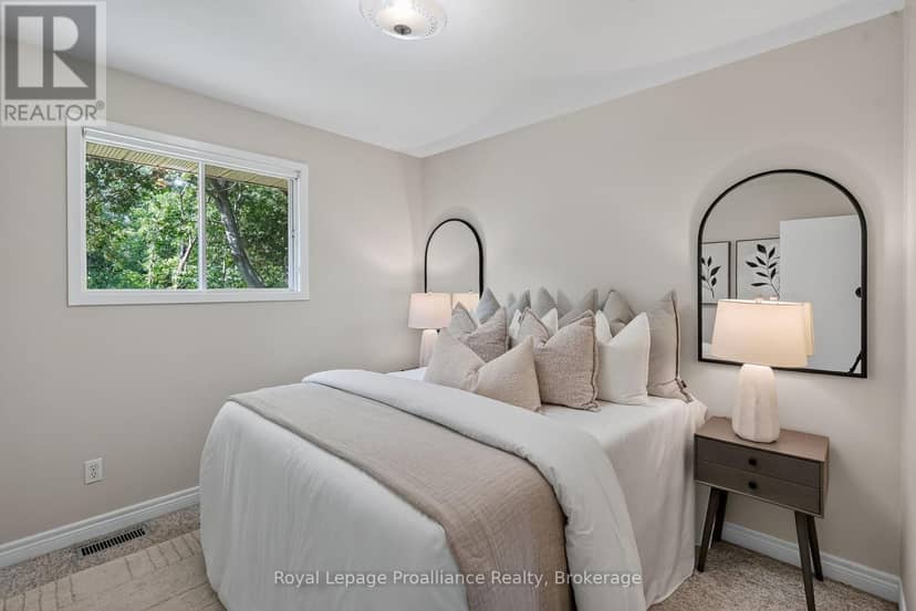 70 Simpson Street — photo 16 of 37