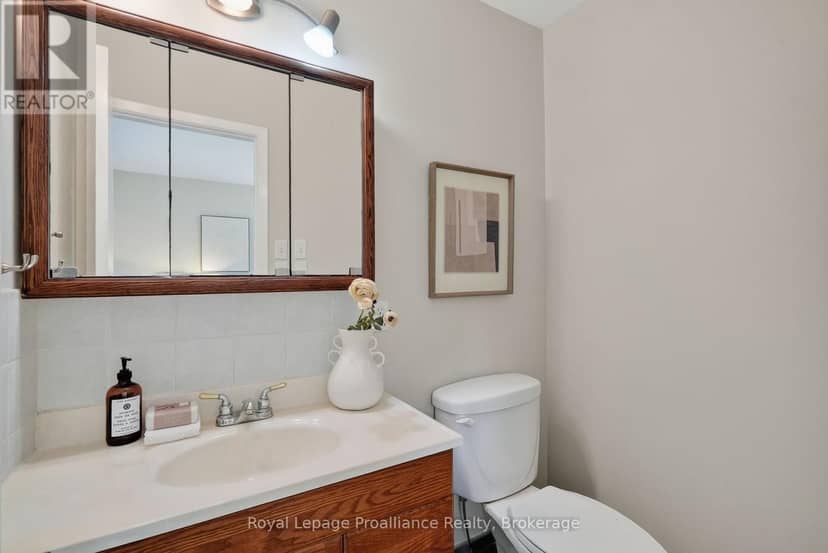 70 Simpson Street — photo 23 of 37