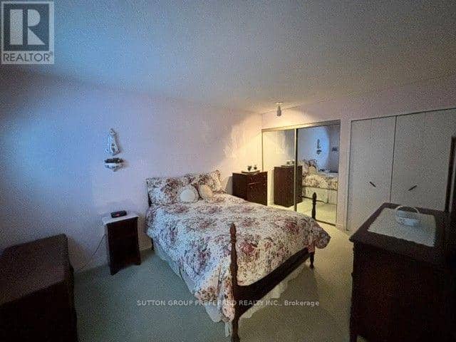 40 - 60 Fiddlers Green Road — photo 15 of 31