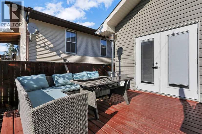 9 Valley Crescent — photo 16 of 40