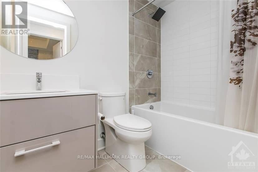 905 - 255 Bay Street — photo 12 of 26
