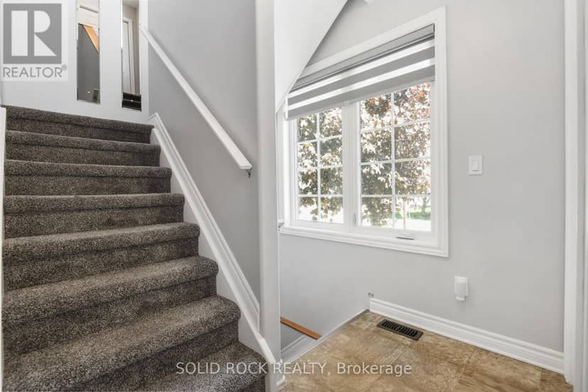 55 Woodward Street — photo 13 of 38